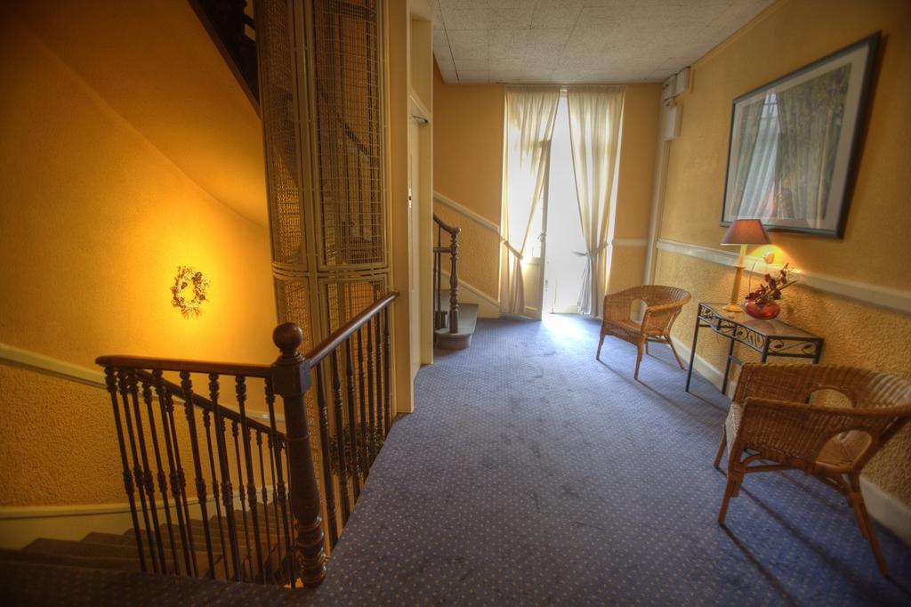 Hotel De Nevers Лурд Экстерьер фото